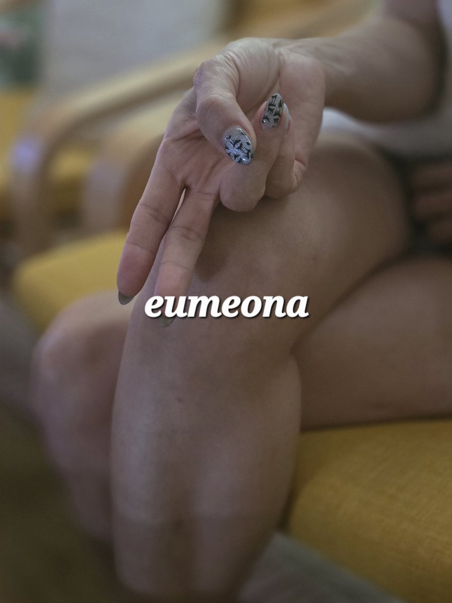 이것은 무슨 싸인?
둘?
아님
승리의 V?
아무리 봐도 하나 보단 둘이 덤비라는 신호인듯..  ㅎ
라인 ameona17 
라잇 놔우!!