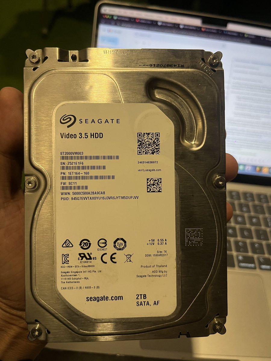 niraj9390's tweet photo. Bought a Seagate hard disk from Flipkart, listed as new. What I received? An old, used hard drive with clear signs of wear.
Even worse Flipkart’s help desk is silent. No resolution. Is this how trusted platforms treat their customers? @Flipkart @Seagate #flipkartfraud https://t.co/6ubPp34HMA