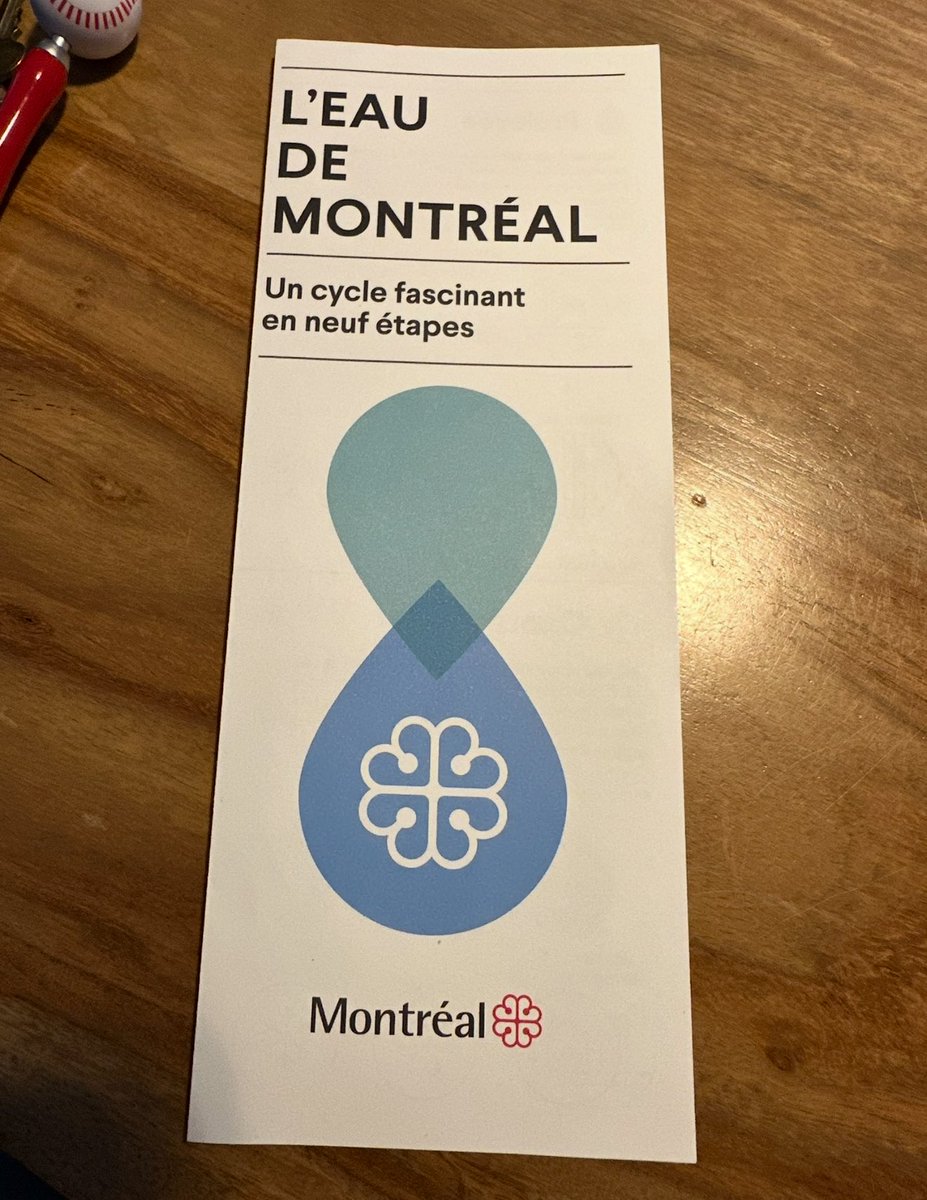 olivier_primeau's tweet image. Quelqu’un m’a envoyé cette brochure de la Ville de Montréal sur le cycle de l’eau… et honnêtement, c’est vraiment impressionnant de voir tout le travail qu’on ne voit jamais derrière chaque goutte d’eau qu’on utilise.
L’eau est captée, traitée, filtrée, acheminée dans nos…