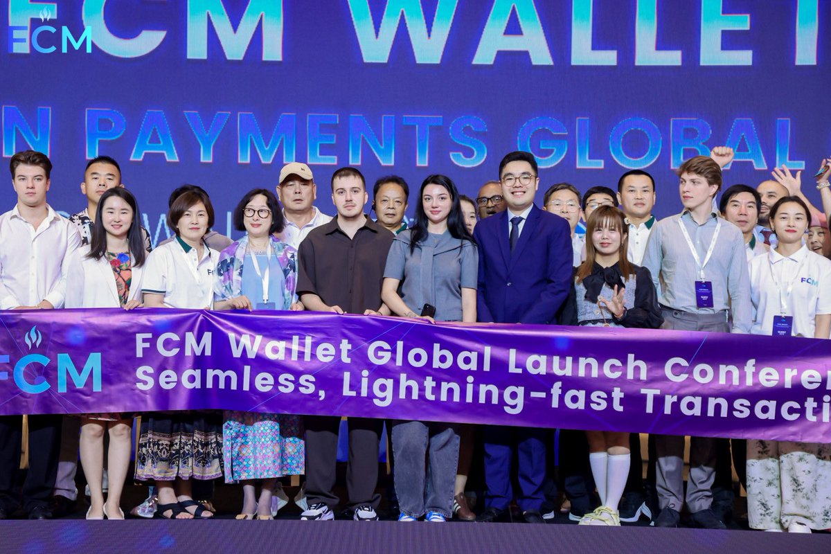 Shimal2i_eth's tweet image. I was in Hong Kong 🇭🇰 for the @fcmoffice launch. Thank you for having me!  🧡
Had an awesome panel with:  
• Dorothy @web3aqi  , Host  
• Koala @giantcutie666  , Co-founder, Clabs  
• Enec @mai_ethsol , Founder, Nonsync  
• Melisa @mowang_crypto , Marketing Manager…