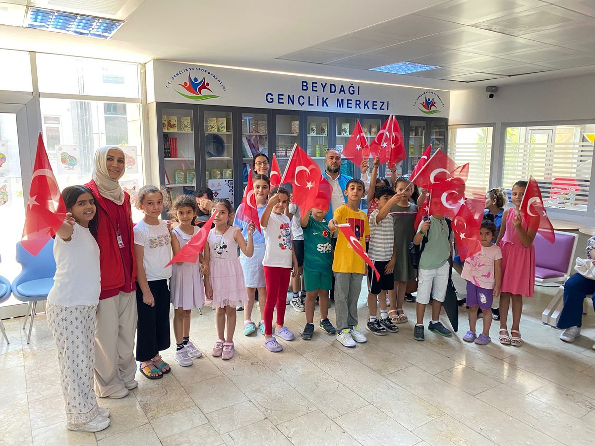 📍15 Temmuz Demokrasi ve Millî Birlik Günü etkinlikleri kapsamında, gençlerimizle bir araya gelerek manevi danışmanlarımız eşliğinde millî ve manevî değerler üzerine program gerçekleştirdik.
Bu aziz milletin hafızasındaki o karanlık geceyi unutmadık, unutturmayacağız. 🇹🇷