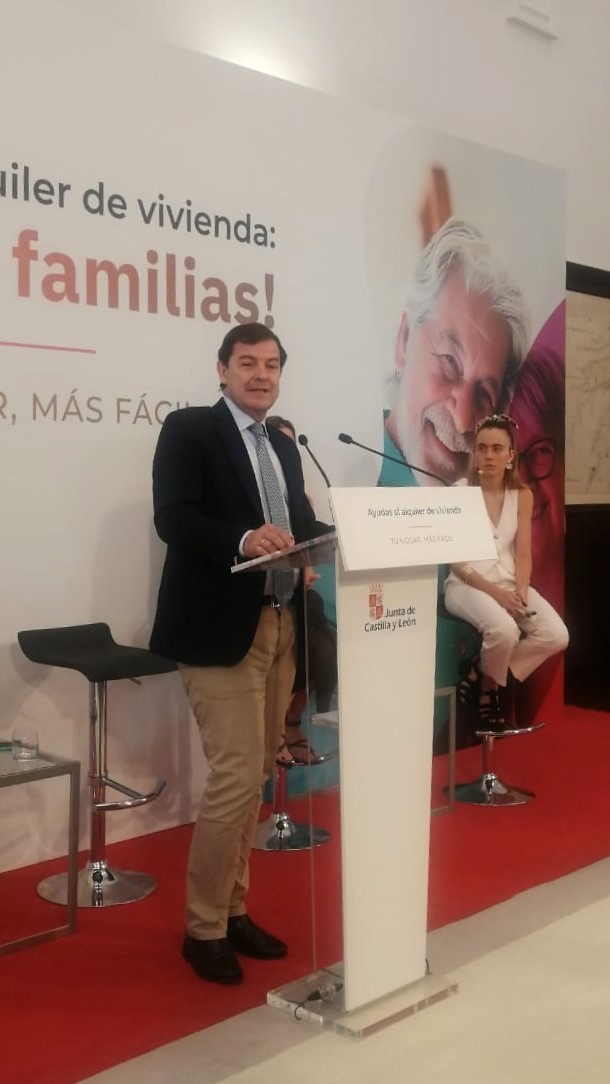 IMPULSA_CyL's tweet image. Ángela, una de las participantes de nuestro proyecto &apos;Viviendas de transición a la vida autónoma&apos;, participa en el acto de la @jcyl donde han presentado las medidas de ayuda al alquiler de vivienda que desarrolla la administración autonómica.

➡️bit.ly/4nNOCXa