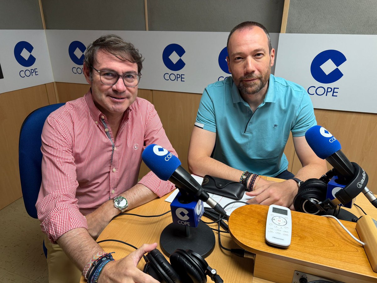Cámara de Comercio de Ciudad Real (@camaracr) on Twitter photo 🔊 Empezamos la semana en <a href="/CopeCR/">COPE Ciudad Real</a> haciendo balance del semestre. Nuestro presidente desveló fechas clave y habló de los reconocimientos recibidos.
🎧 Escucha la entrevista completa 👉 cope.es/emisoras/casti…
#CámaraCiudadReal 🔊 Empezamos la semana en <a href="/CopeCR/">COPE Ciudad Real</a> haciendo balance del semestre. Nuestro presidente desveló fechas clave y habló de los reconocimientos recibidos.
🎧 Escucha la entrevista completa 👉 cope.es/emisoras/casti…
#CámaraCiudadReal