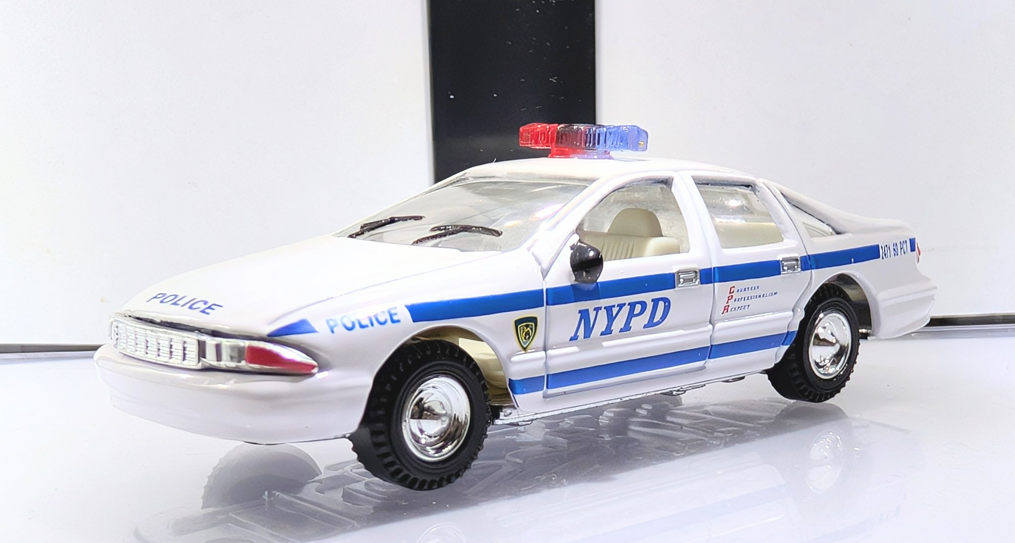 シボレーカプリス ポリスカー模型 MR-01/MR-015RM グロスコート シボレーカプリス ポリスカー模型 MR-01/MR-015RM グロスコート
