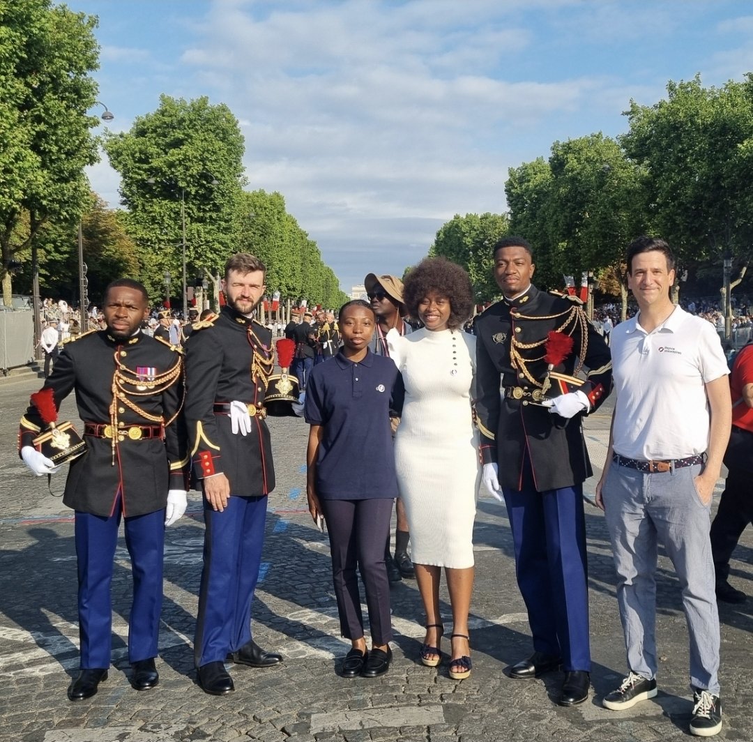 Delaunay Yann (@delaunayyannfv) on Twitter photo Heureux d'avoir assisté au défilé #14juillet2025 avec Virginie, ex-volontaire <a href="/ServiceCivique/">Service Civique</a> aux 🇰🇲 et Audrey SC du 🇨🇲, et d'avoir vu Nihal SC 🇪🇬 défiler sur les Champs #réciprocité
Merci à <a href="/nbellaoui/">Nadia Bellaoui</a> et ASC pour leur soutien à l'engagement international #ODD
<a href="/EmmanuelMacron/">Emmanuel Macron</a> Heureux d'avoir assisté au défilé #14juillet2025 avec Virginie, ex-volontaire <a href="/ServiceCivique/">Service Civique</a> aux 🇰🇲 et Audrey SC du 🇨🇲, et d'avoir vu Nihal SC 🇪🇬 défiler sur les Champs #réciprocité
Merci à <a href="/nbellaoui/">Nadia Bellaoui</a> et ASC pour leur soutien à l'engagement international #ODD
<a href="/EmmanuelMacron/">Emmanuel Macron</a>