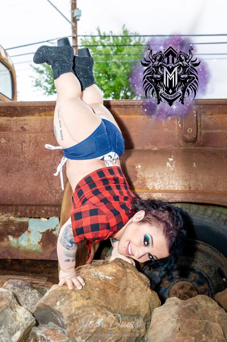 Want to see what I’ve been up to? Come see my famous handstand bj video hehe. Subscribe now. Onlyfans.com/sasseecassee