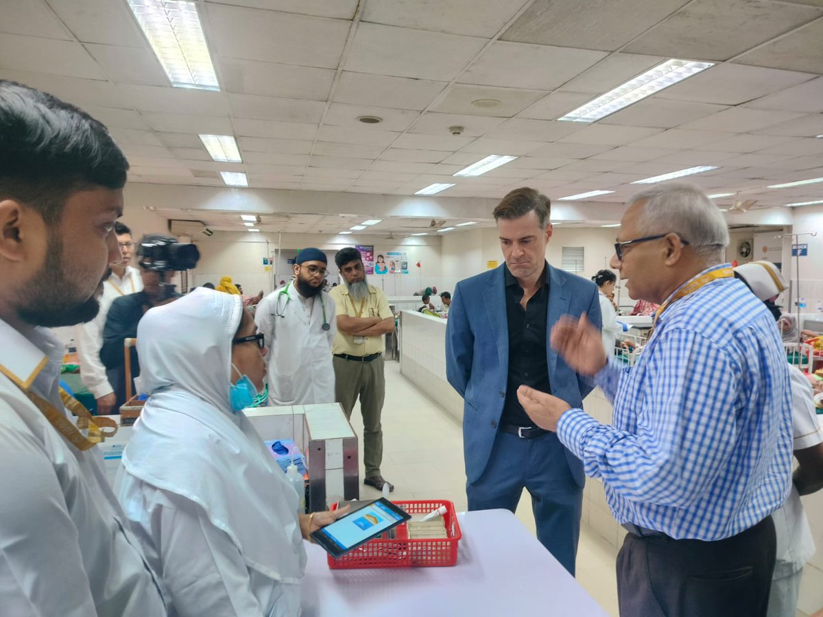 BerndSpanier's tweet image. Extremely impressed by the work of @icddr_b - one of the world&apos;s leading global health research institutes 👏

Cutting edge research on vaccines, AI-assisted genome sequencing and disease prevention right here in Bangladesh. The EU has been a proud supporter over the years!
