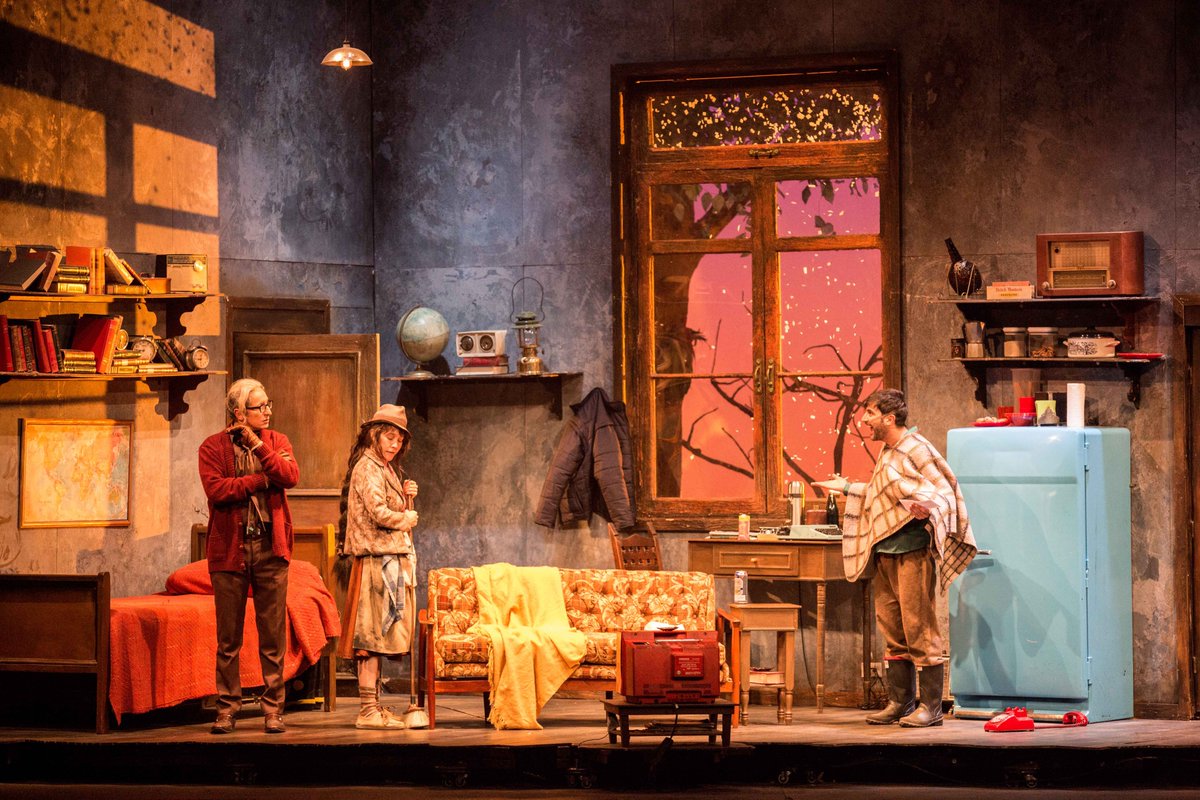 👻’Labio de liebre’ de <a href="/TeatroPetra/">Teatro Petra</a> A un hombre que cometió crímenes atroces y cumple arresto domiciliario  lo visitan los fantasmas de las personas que asesinó

📅14 y 15 nov
📍@teatroscanal
➡️c.madrid/u48n5

#MadridesCultura #festivalotono