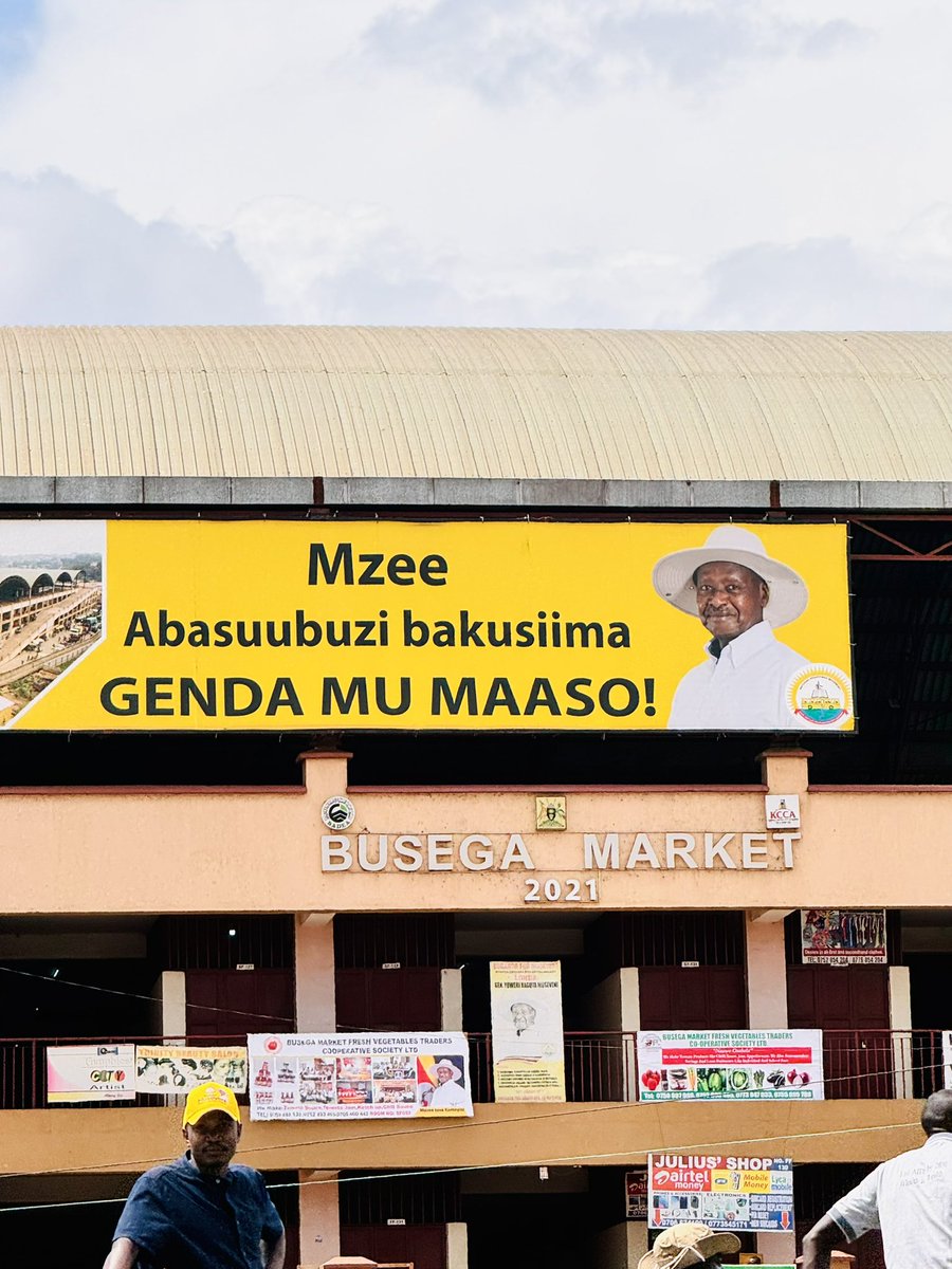 k_owente's tweet image. President @KagutaMuseveni and Maama @JanetMuseveni this afternoon kicked off the Kampala PDM tour with the launch of the Busega Market , a new hub for clean, safe, and organised trade.
Mzee Abasuubuzi bakusiima Genda Mu Maaso👍
#PDMChangingLives