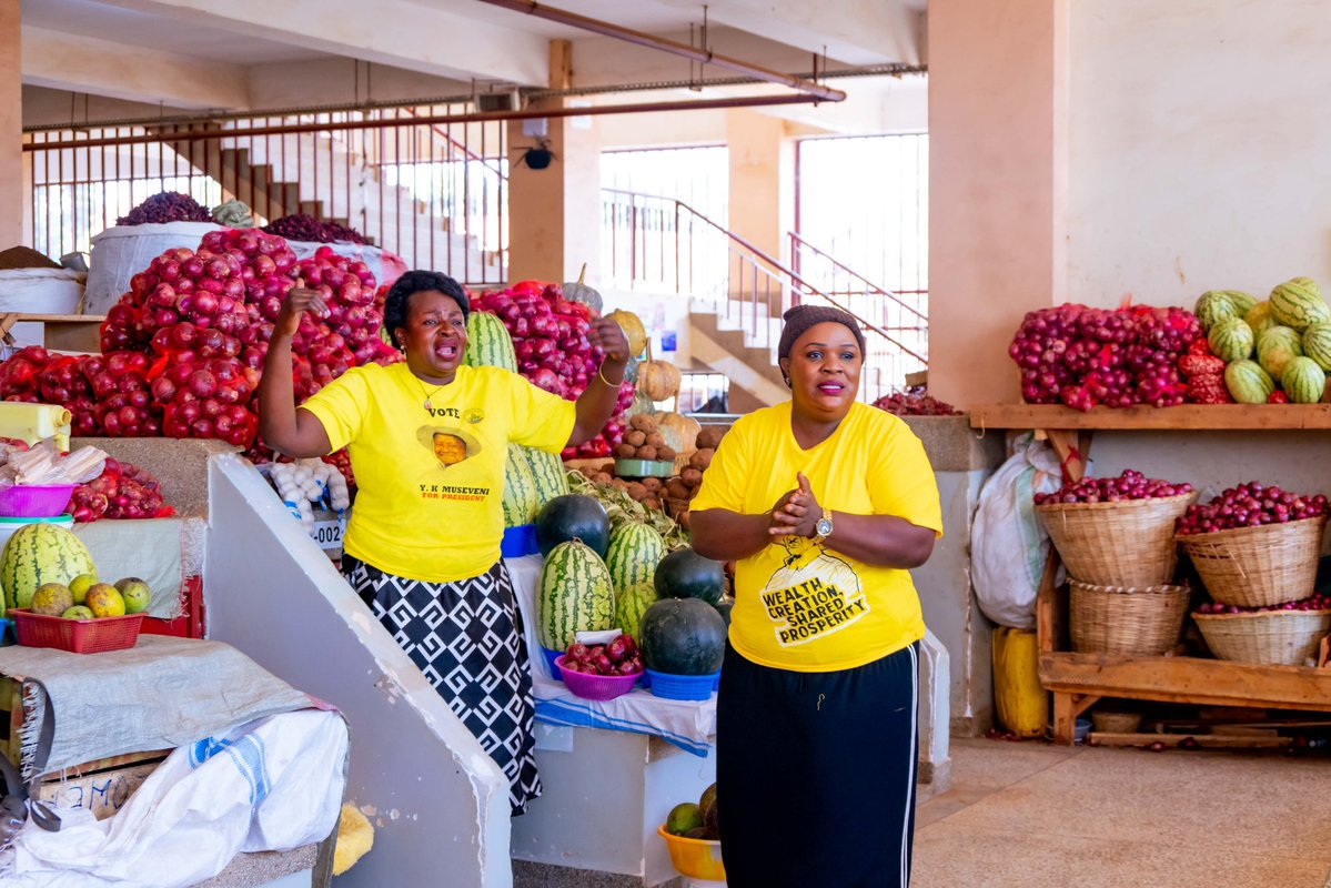 k_owente's tweet image. President @KagutaMuseveni and Maama @JanetMuseveni this afternoon kicked off the Kampala PDM tour with the launch of the Busega Market , a new hub for clean, safe, and organised trade.
Mzee Abasuubuzi bakusiima Genda Mu Maaso👍
#PDMChangingLives