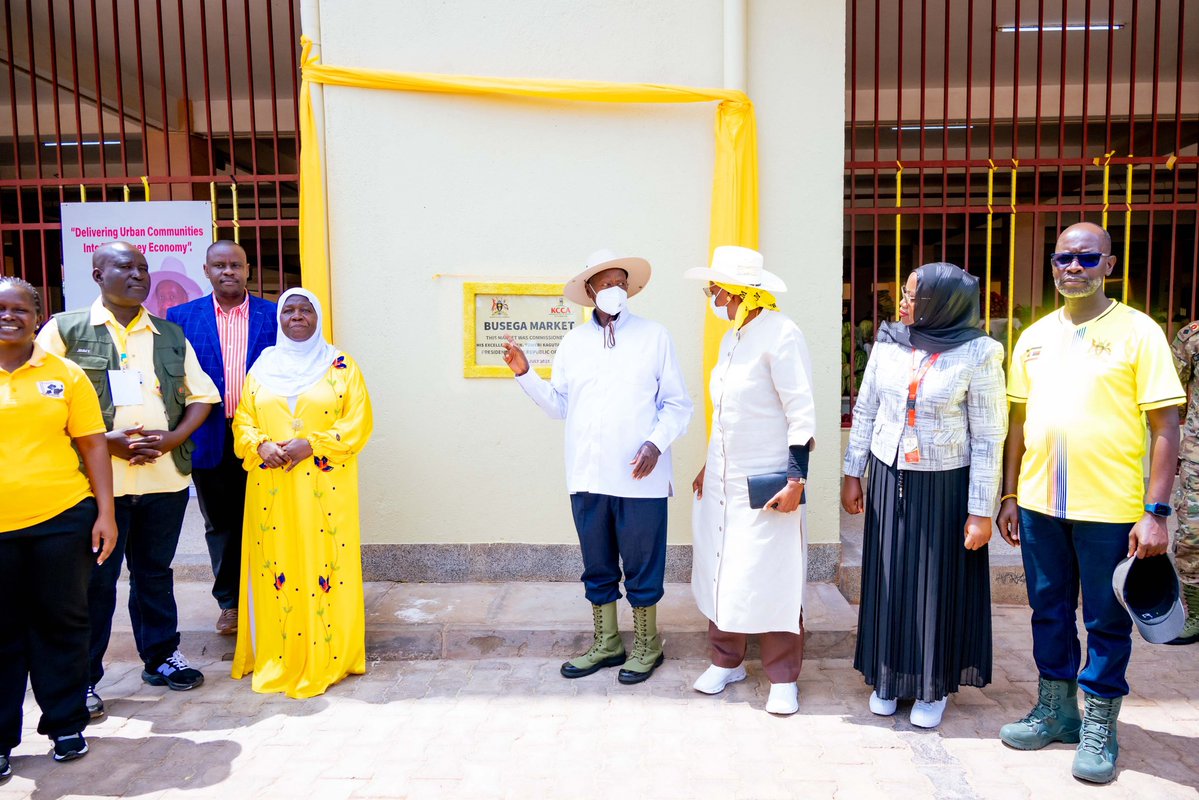 k_owente's tweet image. President @KagutaMuseveni and Maama @JanetMuseveni this afternoon kicked off the Kampala PDM tour with the launch of the Busega Market , a new hub for clean, safe, and organised trade.
Mzee Abasuubuzi bakusiima Genda Mu Maaso👍
#PDMChangingLives
