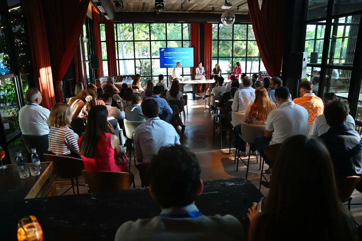 🌟 Under 40 (2025) – “La empresa familiar en el mundo IA”

🚀 El pasado jueves, participamos en el evento Under 40 organizado por Hoy Aragón, un espacio inspirador que reunió a jóvenes líderes del futuro.