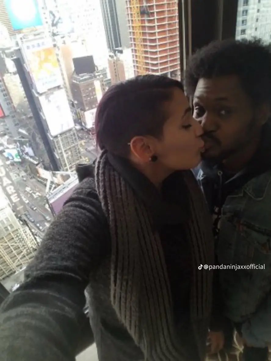 AutisticKungLao's tweet image. Yo yall, she went in this live and said all of this happened 3 years ago, does this look like 3 years ago Cory