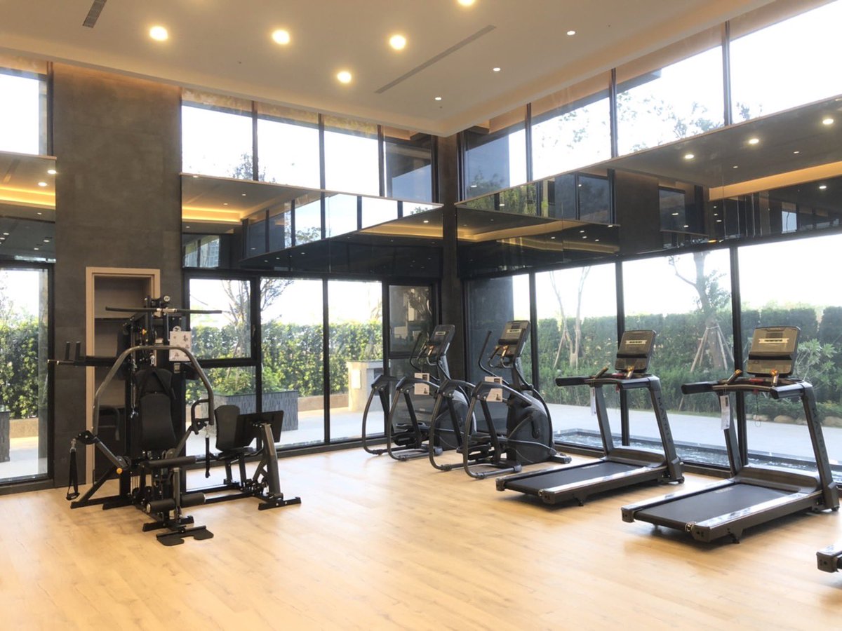 MedeaFitness's tweet photo. 🏙️ #在水一方 × 美迪亞健康器材 × #好瀚建設  💥  
✅ Matrix商用器材進駐  
✅ Alfa Safe耐震工法  
✅ 頂級健身房＝放鬆＋鍛鍊一次滿足  
#台南九份子 最強公設健身房，建商夥伴們也準備升級了嗎？💪  
快來 DM我們，打造五星級健康空間！  
🔗 官網：https://t.co/69b2k2LGNs https://t.co/wpMCiReVXJ