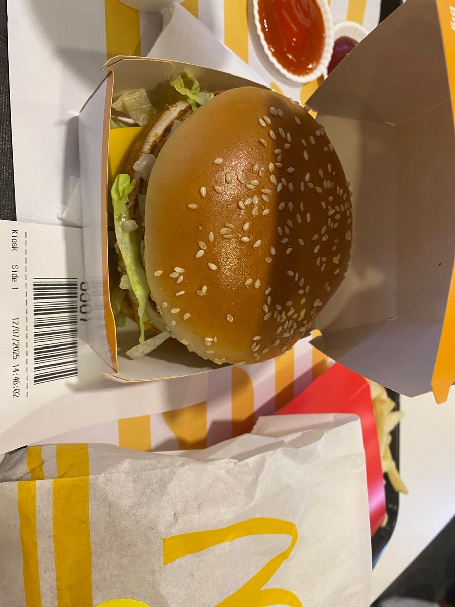 Enjoying a classic burger and fries! 🍔🍟 #Foodie #McDonalds #LunchTime