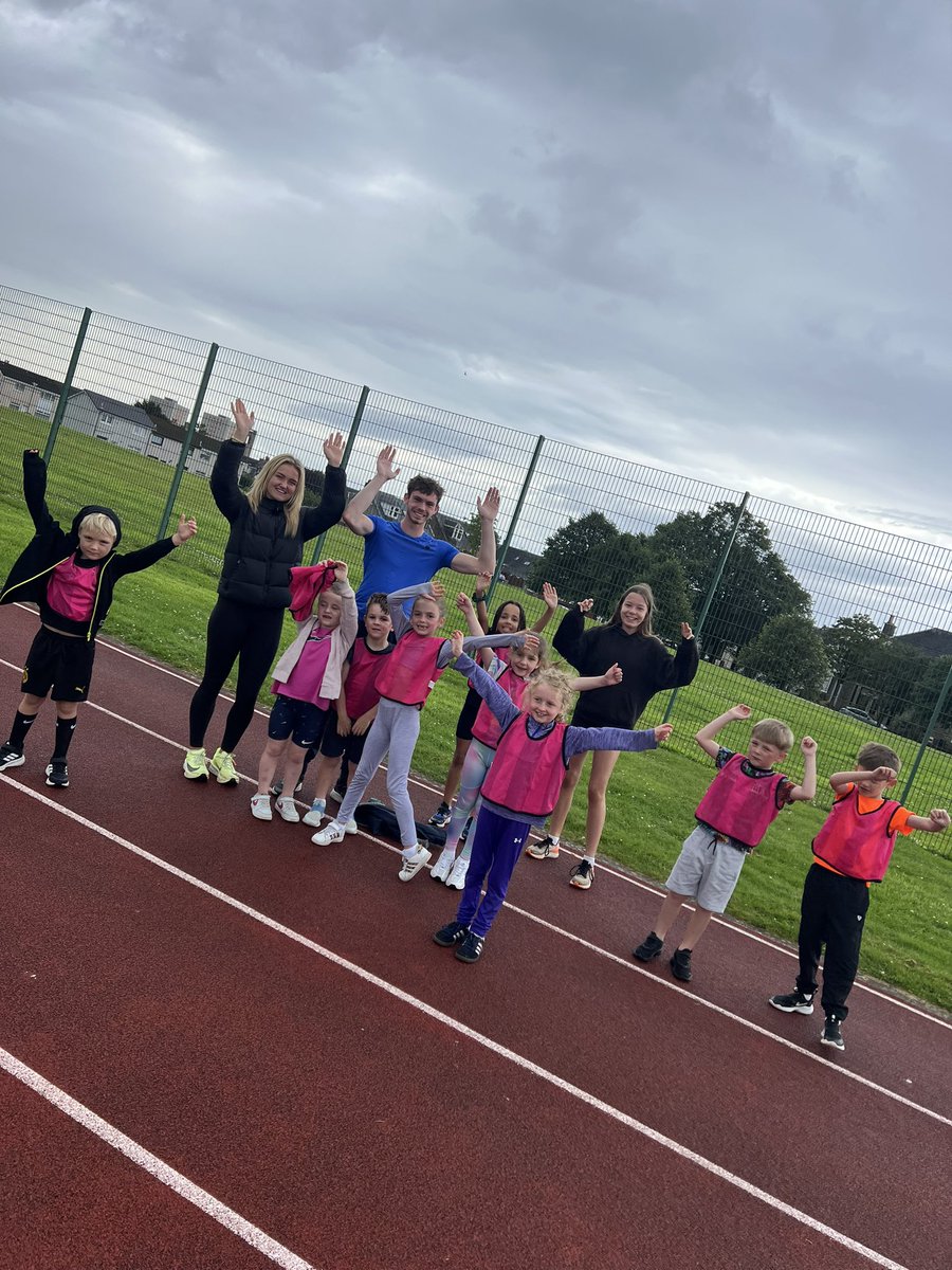 NAathleticsclub's tweet image. Summer Camp Day 1 was great fun! We had High jump, long jump, throws, relays, sprints, hurdles and fun games! Thanks to all our amazing coaches, leaders and of course our athletes! 🤩🤩🤩