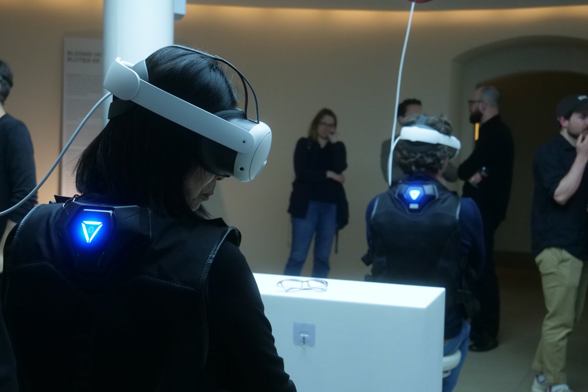 ReSilenceEU's tweet photo. The BLOOMS exhibition and workshop has successfully concluded. BLOOMS is a multi-sensory art-science installation about algae blooms as signals of ecological imbalance developed @STARTSEU  ReSilence artists and SME pair Wendy Chua, Joyce Koh, Gustavo Maggio and Playersjourney. https://t.co/i5x6O3E0Fm