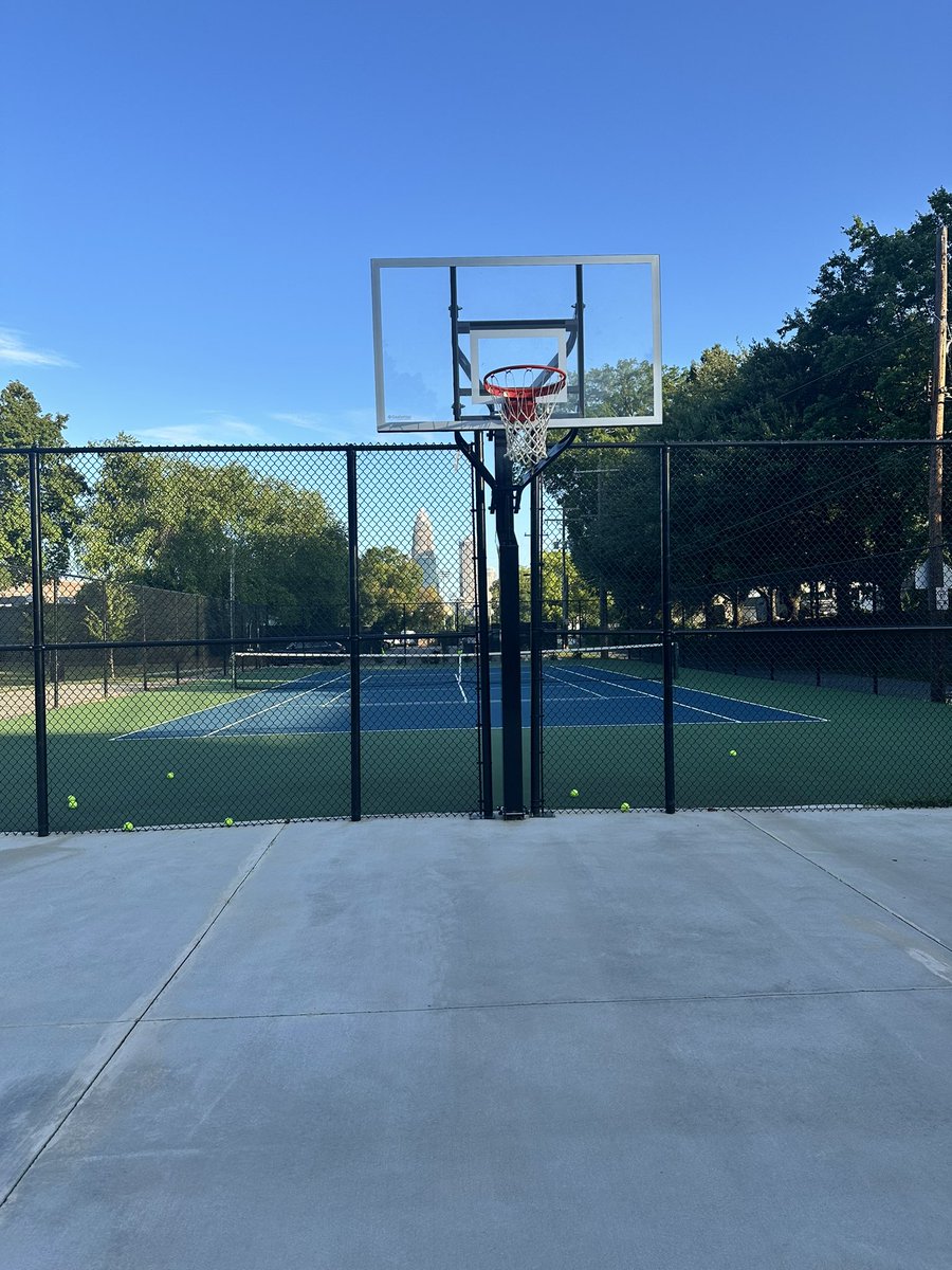 GameShotsBB's tweet image. Reps at the end of the comfort zone MAXIMIZE Development
The work only works if you do!
First session of the morning is done, players are getting better this summer