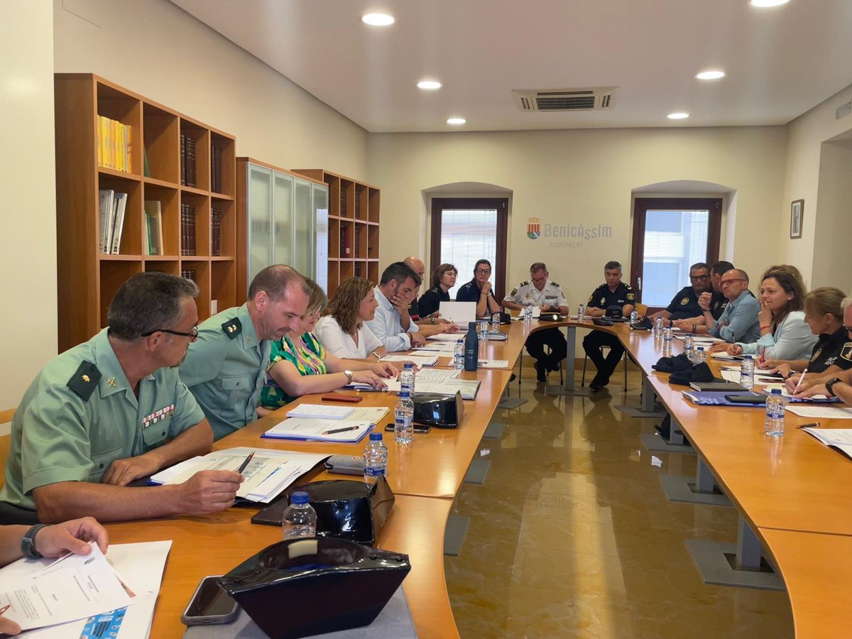 GVASalutCastelló (@gvadepsalutcs) on Twitter photo 🤝El Departamento de Salud de Castellón ha estado presente en la Junta Local Seguridad organizada por el <a href="/AytoBenicassim/">Ayuntamiento de Benicàssim</a> con motivo de la celebración del Festival <a href="/fiberfib/">FIB Benicàssim Festival</a>
El gerente <a href="/FerrandoRau/">RAUL FERRANDO</a> ha expuesto los recursos sanitarios del municipio y los protocolos de atención 🤝El Departamento de Salud de Castellón ha estado presente en la Junta Local Seguridad organizada por el <a href="/AytoBenicassim/">Ayuntamiento de Benicàssim</a> con motivo de la celebración del Festival <a href="/fiberfib/">FIB Benicàssim Festival</a>
El gerente <a href="/FerrandoRau/">RAUL FERRANDO</a> ha expuesto los recursos sanitarios del municipio y los protocolos de atención