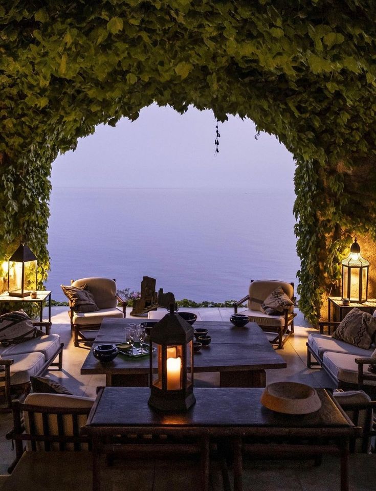MikeSmither_'s tweet image. Currently in Capri right now

Precisely at the Torre Della Limonaia

I have to thank AI for this unforgettable holiday….

Just a few days ago I was in Barcelona