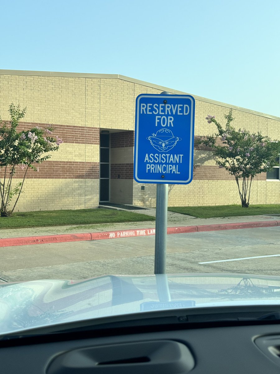 AGFaubs's tweet image. Day One! 🐨💚
Happy First Day back to all our @KatyISD Assistant Principals! 🫶🏼
#OKEkoalas