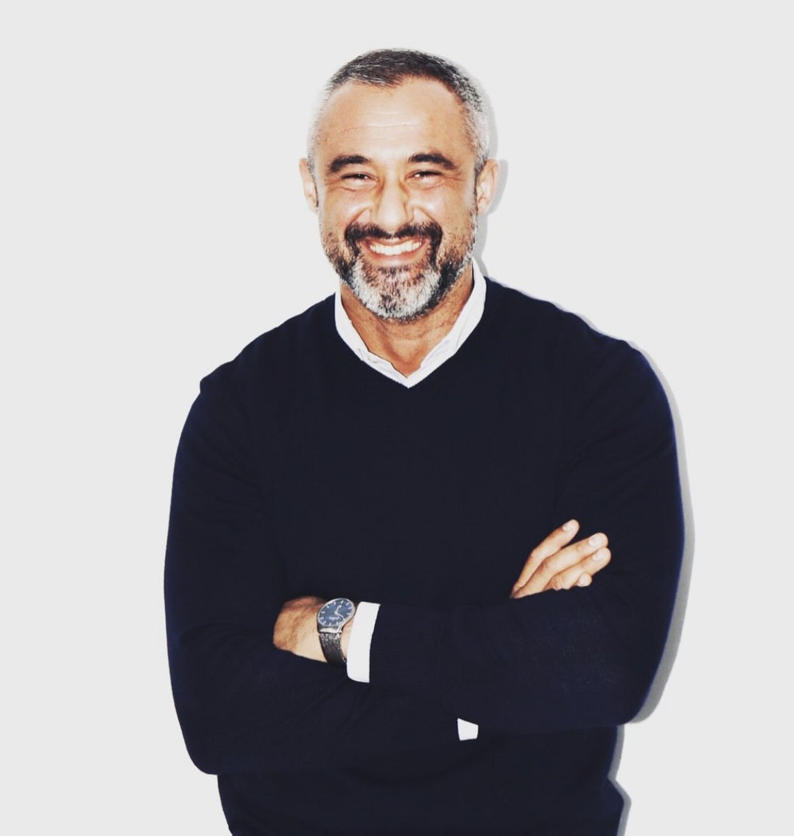 “Dijital ne besteyi yapandır ne de icra edendir. Dijital bir stratejidir.”

<a href="/DigitalCreatix/">Creatix Digital</a> ’in kurucusu, Mehmet Safa Yalçıntaş, yeni köşe yazısında dijitali, orkestra metaforu üzerinden ele alıyor. 

Kurumlar, ajanslar ve stratejistler bu senfonide nerede duruyor?

👉 Okumak