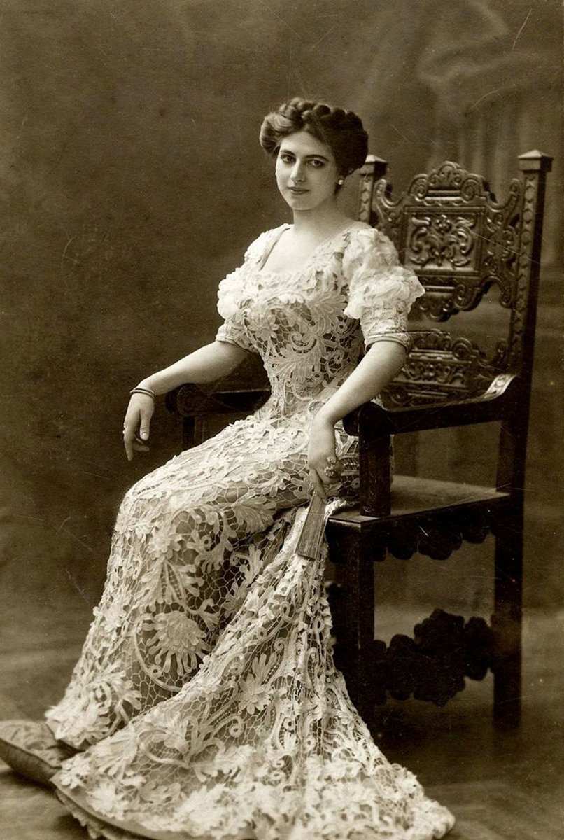 paulsportrait's tweet image. #MataHari #Colorized 
en.wikipedia.org/wiki/Mata_Hari