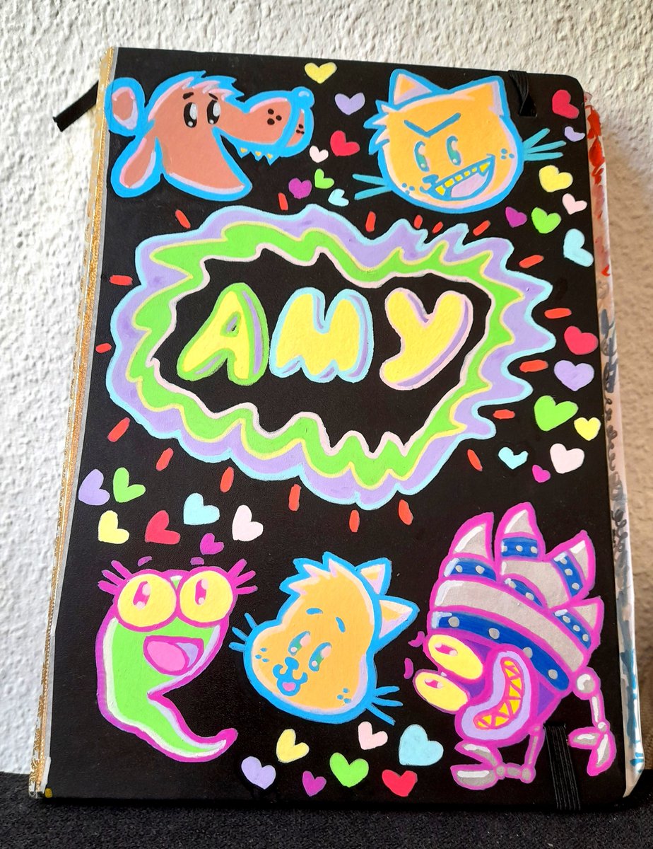 FlavourAmy's tweet image. I finally finished making my sketchbook look unique! 🥲💕💕💕

#dogman