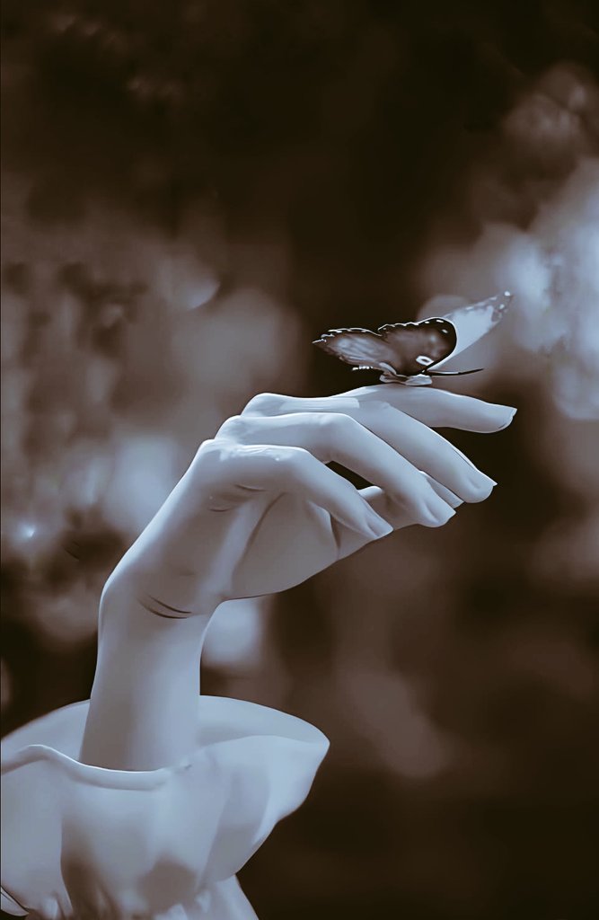 Aayat_22's tweet image. कोई कोहिनूर भी दे तो भी सौदा ना करूं 
,, उसके इश्क से भरी है 
मेरी दिल की तिज़ोरी 
#good_vibes