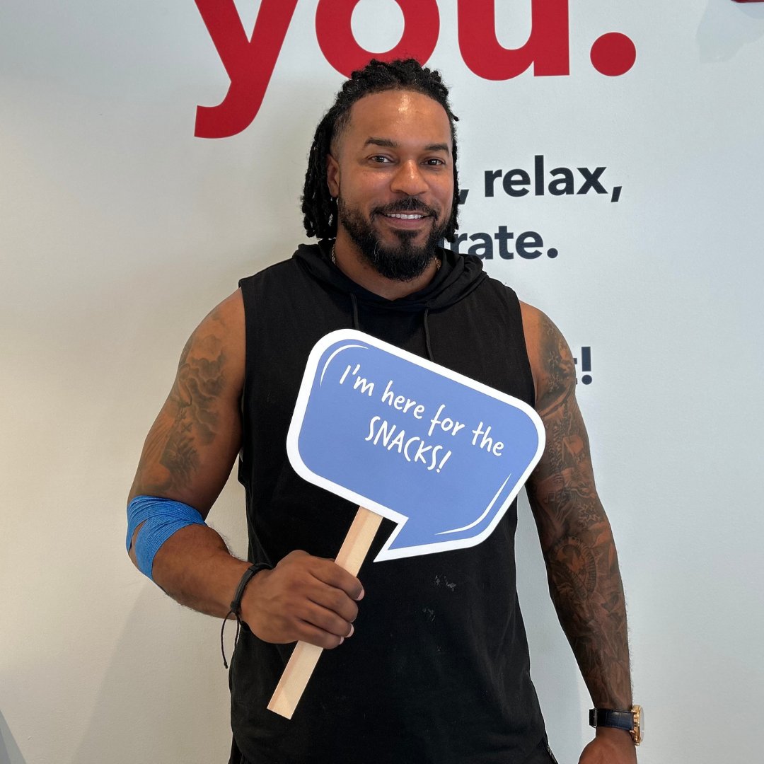 RIBloodCenter's tweet image. This donor serves his community in more ways than one.
As a member of law enforcement, Hector has been giving whole blood for years—most often at his workplace blood drives. 🚔
If there’s a drive at your job, sign up! If not, consider hosting one: bit.ly/4lpFaaB.