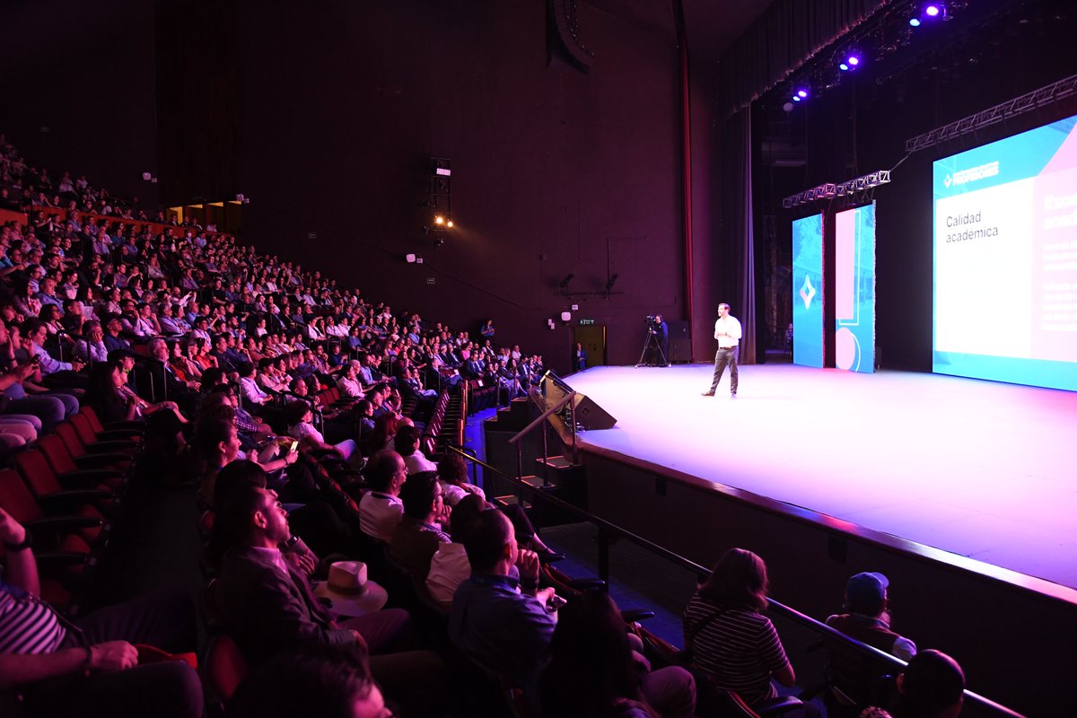 Ser profesores y profesoras es un acto de esperanza. Esperanza en un futuro mejor, en nuestras y nuestros estudiantes, y en el poder transformador de la educación. Con esa convicción vivimos la Reunión Nacional de Profesores 2025 del Tec de Monterrey. Más de 2000 personas