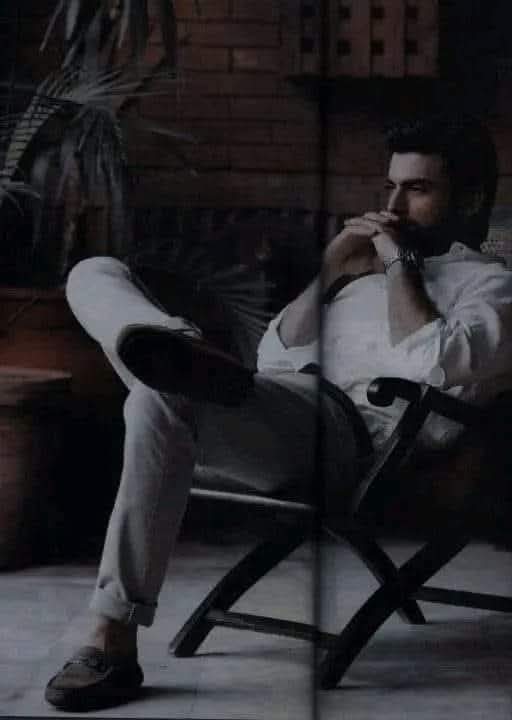 #قومی_زبان #PAK_PG 
میں فرصت کا وہ لمحہ ہوں  تنہاجی 
کہ جیسے میسر آتا ہوں وہ ضائع کردیتا ہے