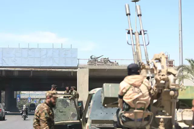 Suriye'de şiddetli çatışmalar! Çok sayıda asker öldü
sehrivangazetesi.com/suriyede-sidde…