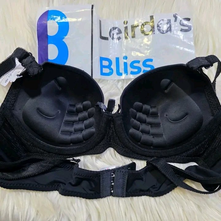 Bekamu06's tweet image. Adona ma bra abwinotu awa talk to me 😎

Wa/me 0894592407