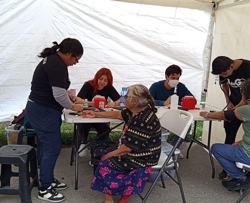 Prensa_UdeG's tweet image. Jornadas de salud intercultural abordan la fragilidad en adultos mayores indígenas. 🩺👴👵
💻📲➡️ udg.mx/es/noticia/jor…