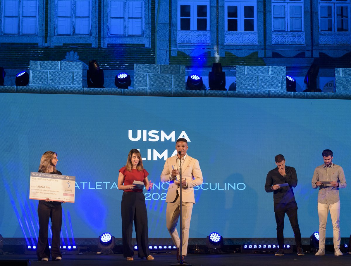letsgomanage's tweet image. Uisma Lima Awarded Male Athlete of the Year at the Guimarฤes Sports Gala 2025! ๐๐๐ค๐
@IBOBoxing
@AVitoriaSempre