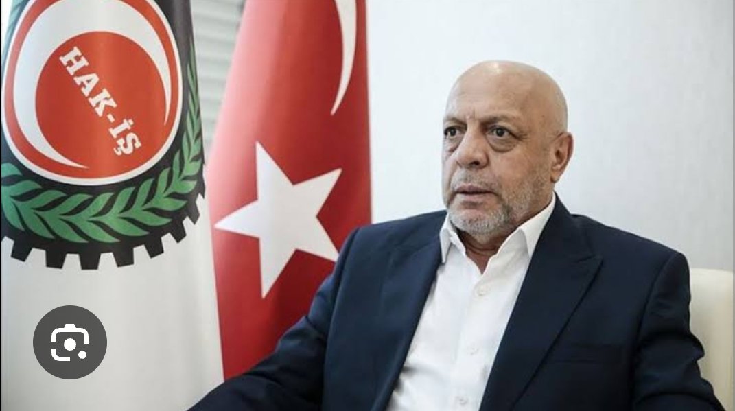 #Kamuişçileri

Türkiye Cumhuriyeti tarihinin en kalibresiz sendika başkanı! 

Grev kararı almak, greve gitmek demek değil ne demek? 

Şu demek aslında,sizler artık işçiler olarak bu çarkın kurbanısınız diyor kısaca! 
Grev talebi almamış bak bak! 

Adamda bir gram utanma, sıkılma