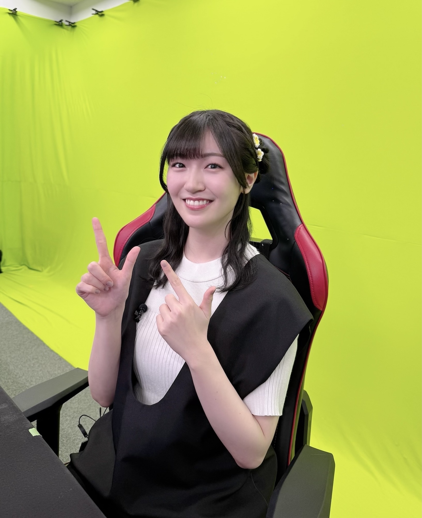 前島亜美さん　BLTサインパネル 前島亜美_Official on X: 