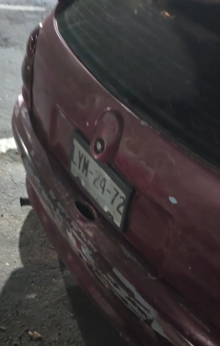 la__fregada's tweet photo. @UCS_GCDMX @AlcaldiaMHmx @SSC_CDMX @GN_MEXICO_ @BlindarMH aventando auto a civiles, vidrios polarizados, placas distintas al engomado, 40 infracciones en cdmx placas inactivas del @Edomex ubicado en avenida casa de la moneda casi esq. 2do cjon rio san joaq. Elemento de GN. https://t.co/Abe3QCCEOC