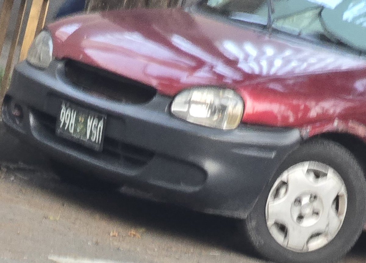la__fregada's tweet photo. @UCS_GCDMX @AlcaldiaMHmx @SSC_CDMX @GN_MEXICO_ @BlindarMH aventando auto a civiles, vidrios polarizados, placas distintas al engomado, 40 infracciones en cdmx placas inactivas del @Edomex ubicado en avenida casa de la moneda casi esq. 2do cjon rio san joaq. Elemento de GN. https://t.co/Abe3QCCEOC