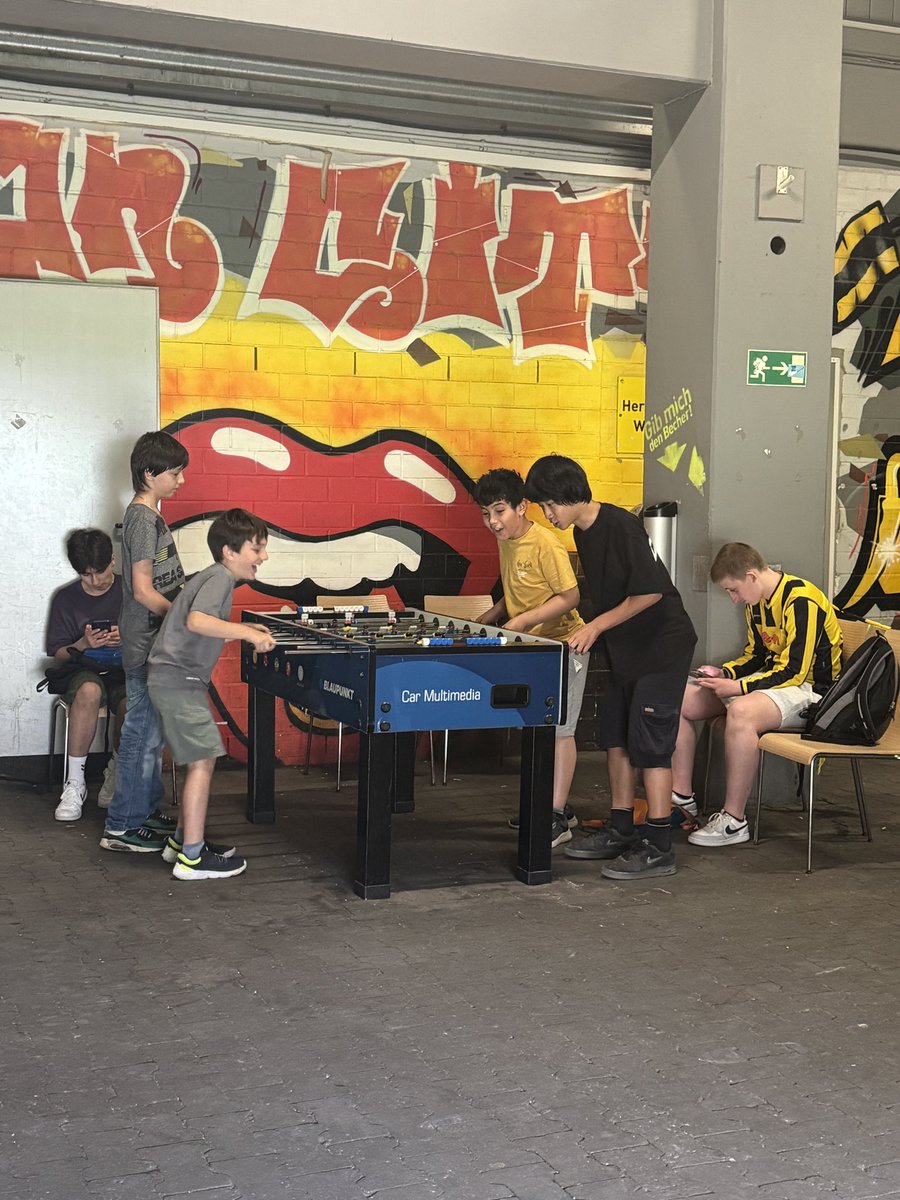 BVB-Lernzentrum (@bvb_lernzentrum) on Twitter photo Ilya Shumov, ehemaliger russischer Offizier und Schachmeister, war ein wichtiger Friedensbotschafter seiner Zeit. Ihm zu Ehren startete heute der „Ilya Schumov Pokal“🏆 im <a href="/SIGNALIDUNAPARK/">SIGNAL IDUNA PARK</a> !
24 Kinder & Jugendliche treten die Woche über gegeneinander an! Auf faire Spiele ♟️🤝👍! Ilya Shumov, ehemaliger russischer Offizier und Schachmeister, war ein wichtiger Friedensbotschafter seiner Zeit. Ihm zu Ehren startete heute der „Ilya Schumov Pokal“🏆 im <a href="/SIGNALIDUNAPARK/">SIGNAL IDUNA PARK</a> !
24 Kinder & Jugendliche treten die Woche über gegeneinander an! Auf faire Spiele ♟️🤝👍!