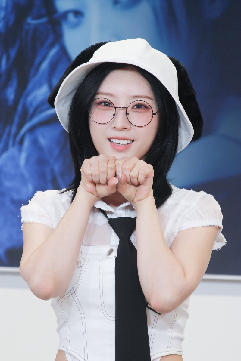 onlyforjnsl's tweet photo. 250713 🐶🐕

#ARTMS #아르테미스 #Haseul #하슬 https://t.co/OoUxUgBhni