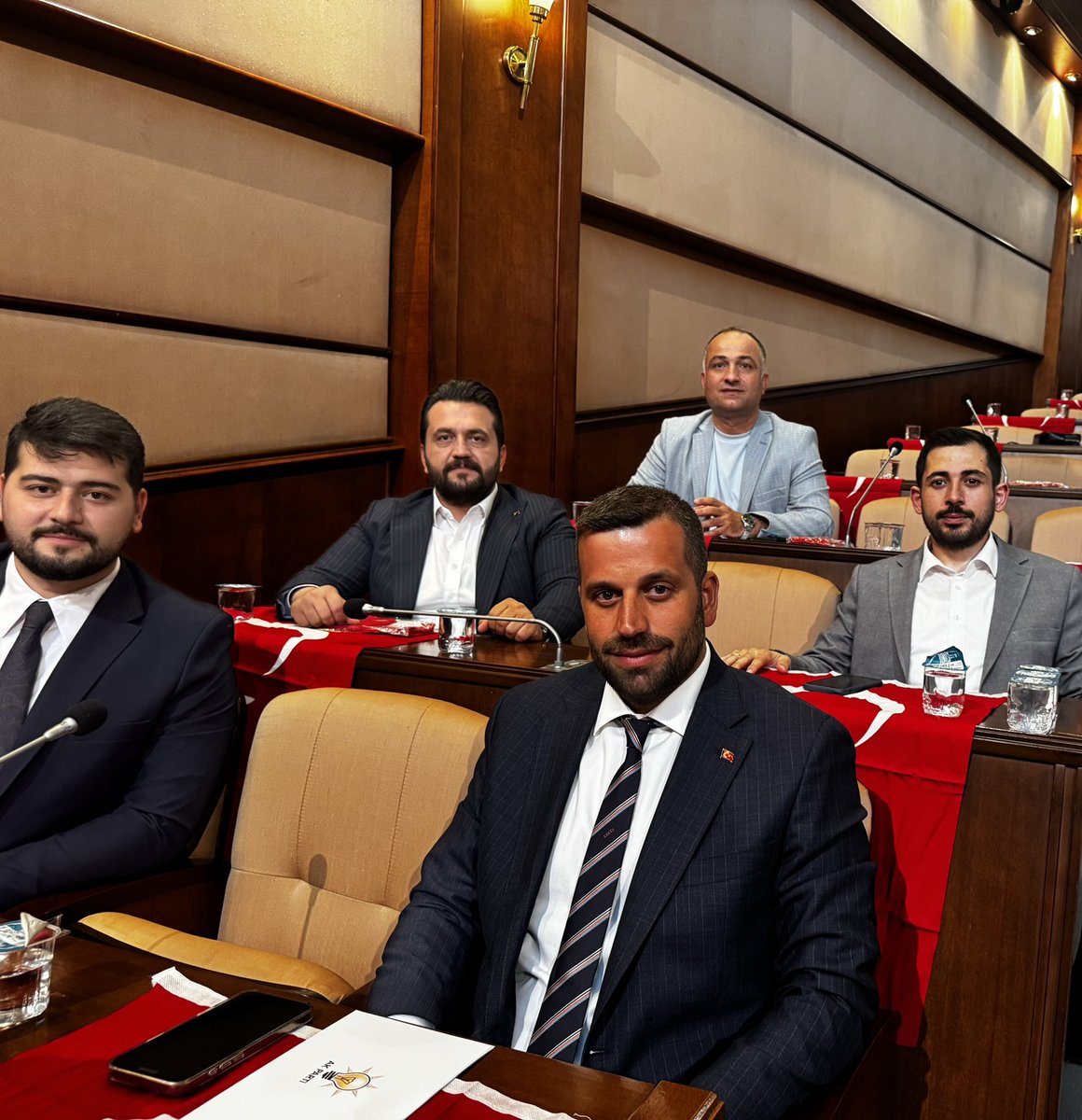 İstanbul Büyükşehir Belediye Meclisi 9. Dönem 2. Toplantı Yılı 1. Birleşim Toplantımızı gerçekleştirdik.

Toplantıda alınacak kararların aziz İstanbul’umuza hayırlar getirmesini diliyor, bu güzel şehre katkı sunacak her adımda Akparti grubu olarak üzerimize düşeni yapmaya devam