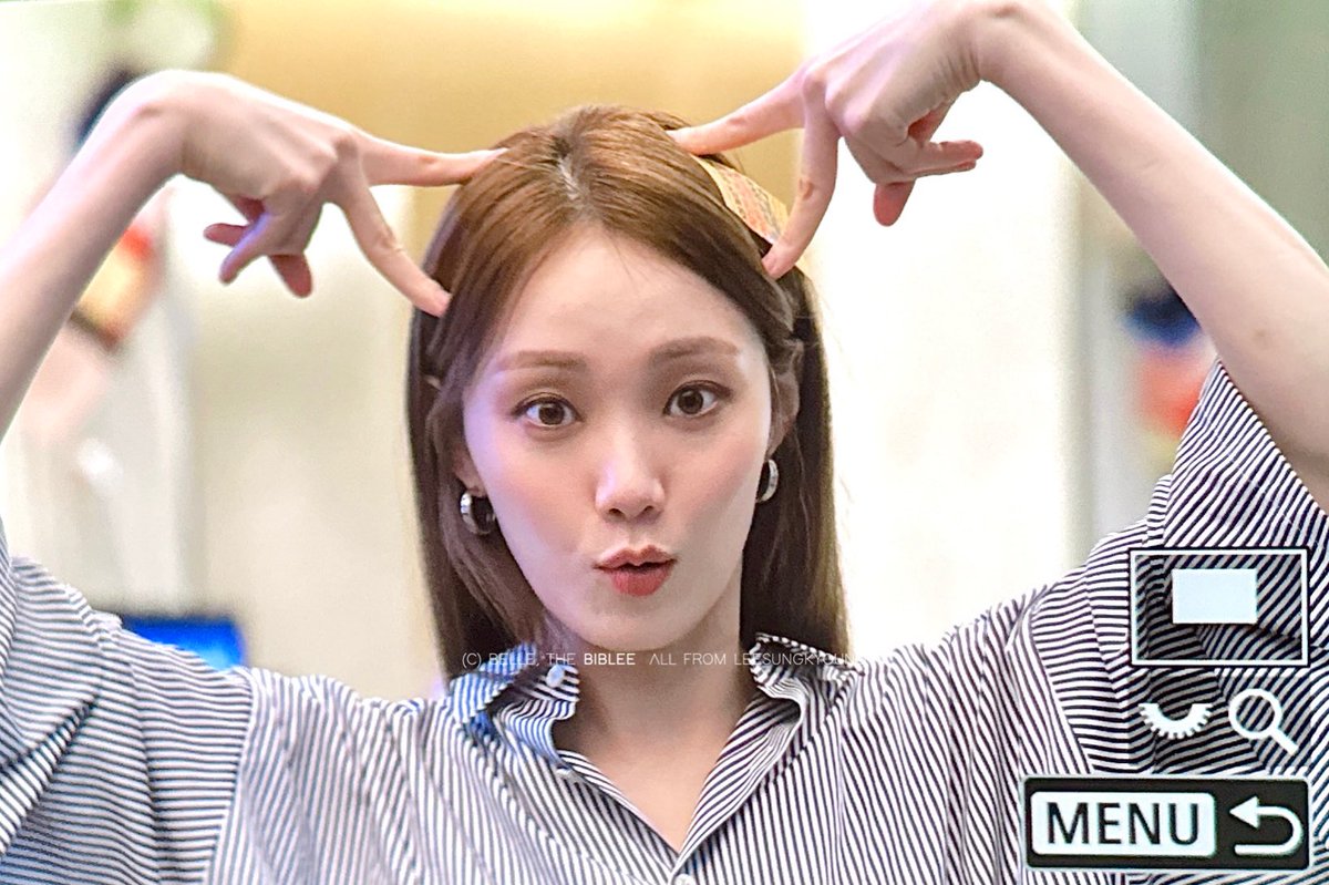 250714 성경이의 포즈쑈 #이성경 #LEESUNGKYOUNG #착한사나이 <a href="/heybiblee/">이성경</a>