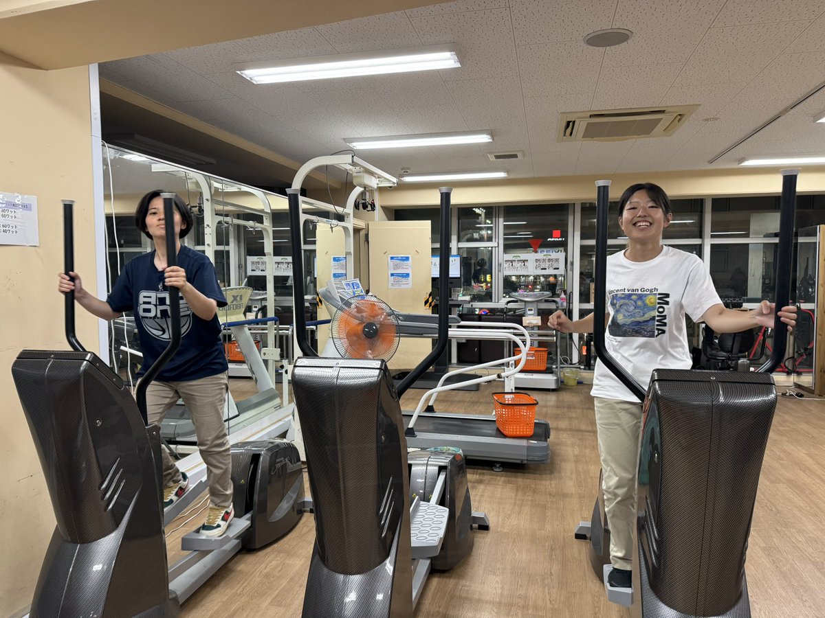 ClinicLion2689's tweet image. こんばんは🌝

毎日恒例になっている #らいおんハートmilon部 最後の最後に残っていた2人を写真撮りました📸

他に2名いましたが、先に終わらせてクールダウンしてました🥶

#milon 
#行徳 
#milon前に煎餅たべてます