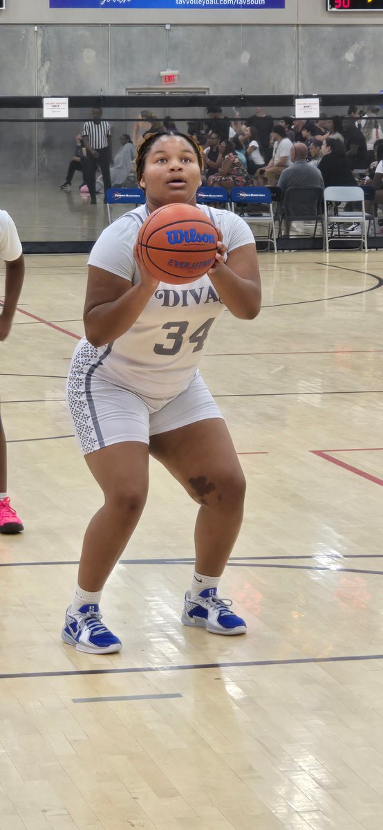 girlzprepreport's tweet photo. Just dropped @PBRhoops #premierbasketball Sunday Surprise Shooters From #Super64 https://t.co/uQ7uUmTTJf @DivasBasketball   @ashleygatson_34 @LadyJetsElite #BrooklynnSmitherman @playerfirstgbb @jazelle_scott @ok_royallegacy #AryzonaWright #EmmaEden https://t.co/2lnApiT1D7