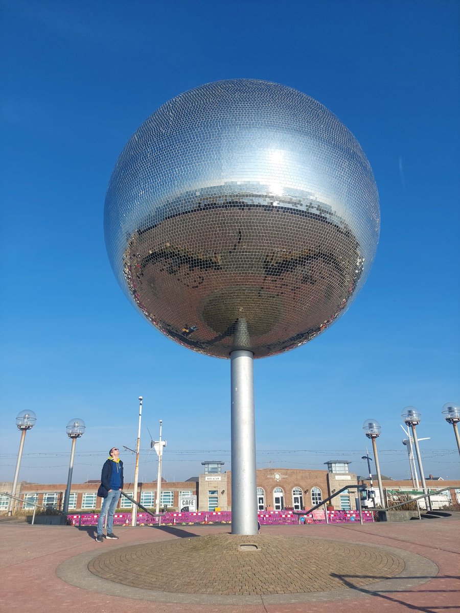 CrsEditorial's tweet image. There's a whole world out there! Things may not always go as we plan, or there may be things sent to try us, but it is how we react that defines how we feel. Finding a nail in one of my tyres wasn't the best start to #MondayMorning, but hey ho! Have a good week. ๐
#Positivity