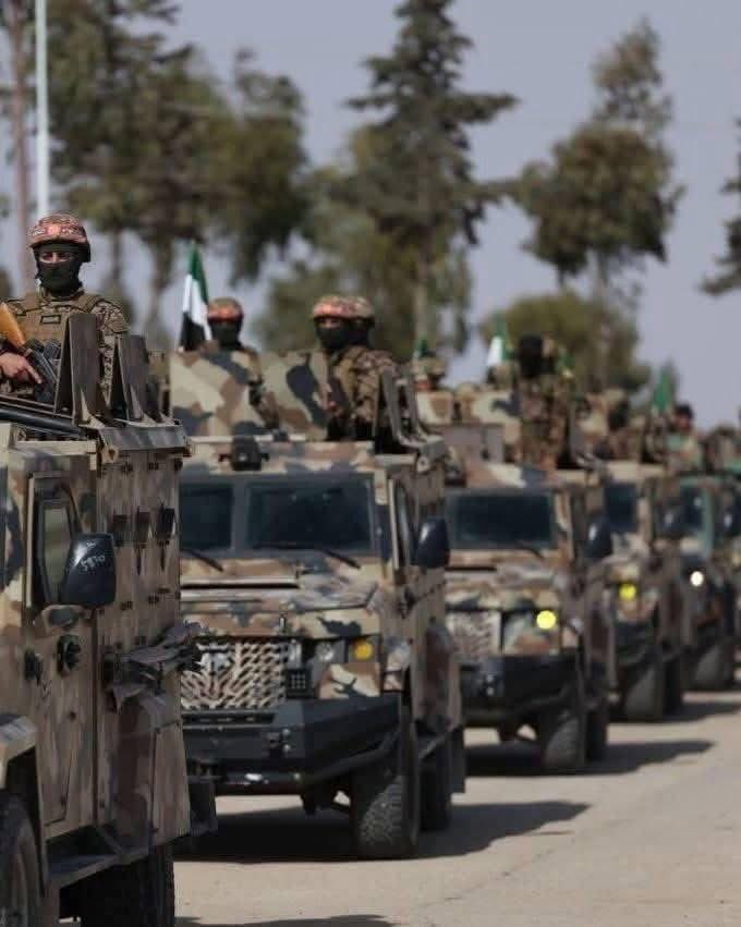 الأمان والاستقرار حق لكل أبناء السويداء...  
فهي قلبٌ من قلوب سوريا، وجزء لا يتجزأ من جسدها الموحد.
لن يتمكن أحد من تمزيقها ما دام فيها أحرار يرفضون الفوضى ويدفعون ثمن الكرامة.
السويداء ستبقى عصيّة على عصابة الهجري، التي حوّلتها لمستنقعٍ لتجار السلاح والمخدرات... ولن تبقى طويلاً