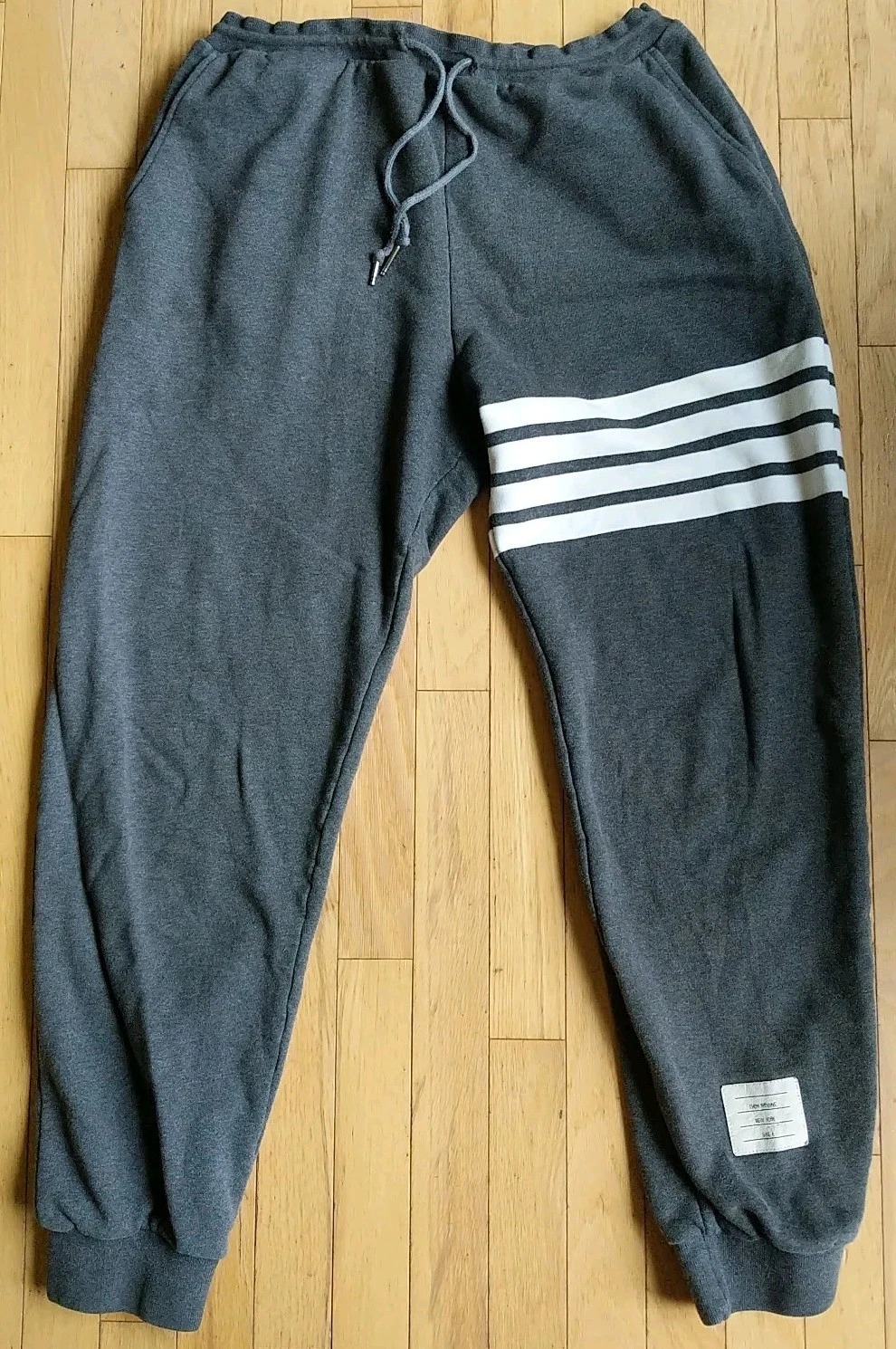 関税送料なし【THOM BROWNE】トリコロールストライプ Sweatpants Thom Browne Stripe Jogger Pants | Nordstrom