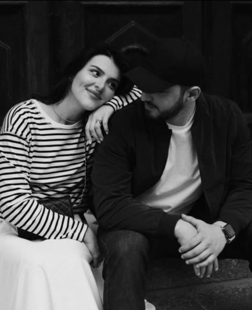 AFO5l's tweet image. وأنا معاك أحس أن الحياة تحبّني 🖤